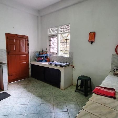 Guesthouse Kind And Love Hikkaduwa Buitenkant foto