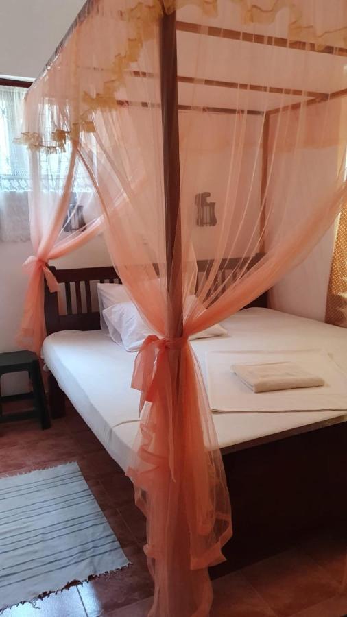 Guesthouse Kind And Love Hikkaduwa Buitenkant foto