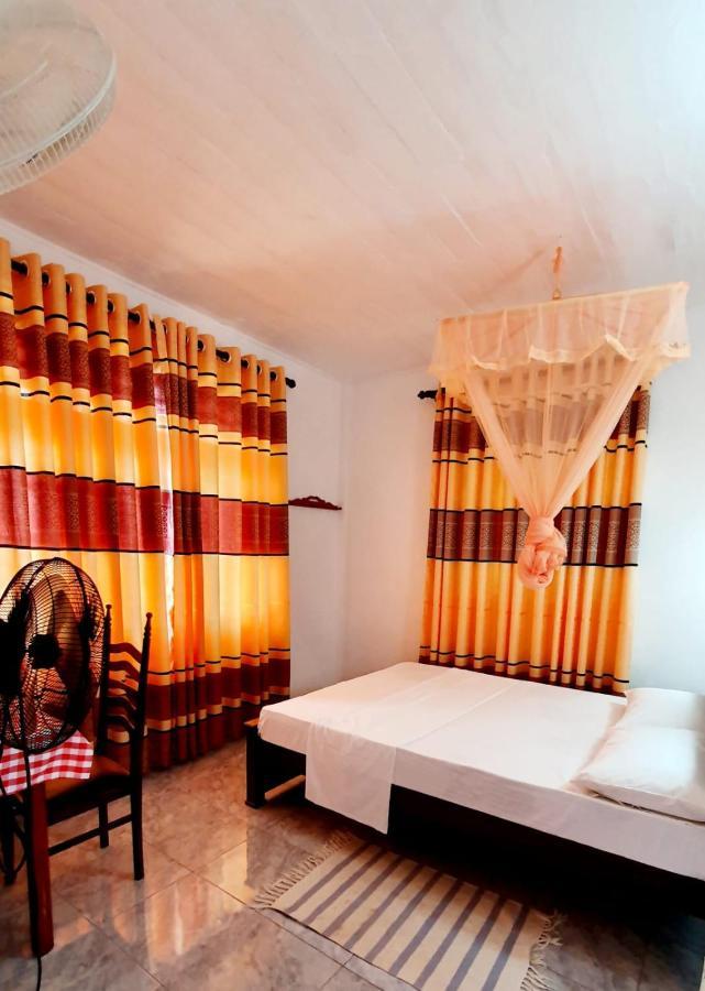 Guesthouse Kind And Love Hikkaduwa Buitenkant foto
