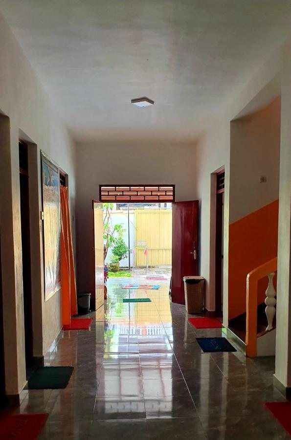 Guesthouse Kind And Love Hikkaduwa Buitenkant foto