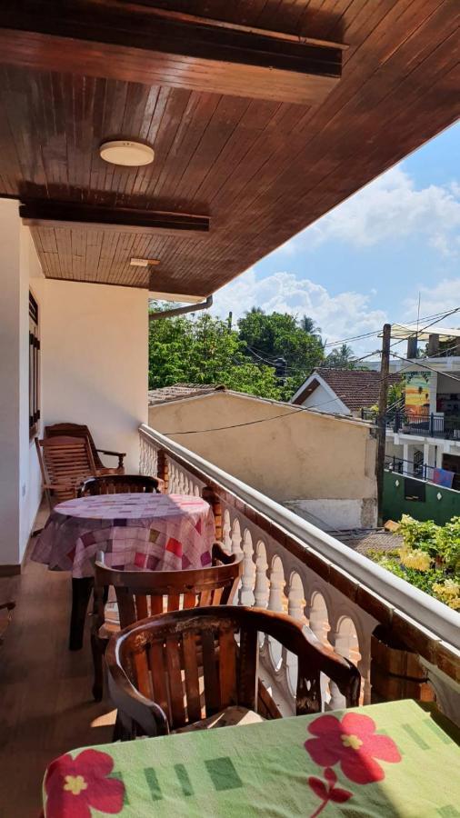 Guesthouse Kind And Love Hikkaduwa Buitenkant foto
