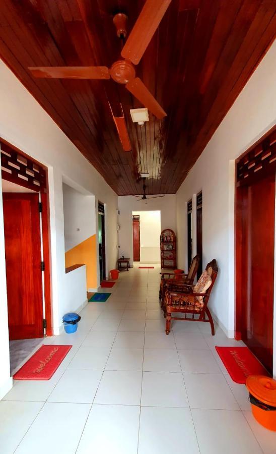Guesthouse Kind And Love Hikkaduwa Buitenkant foto