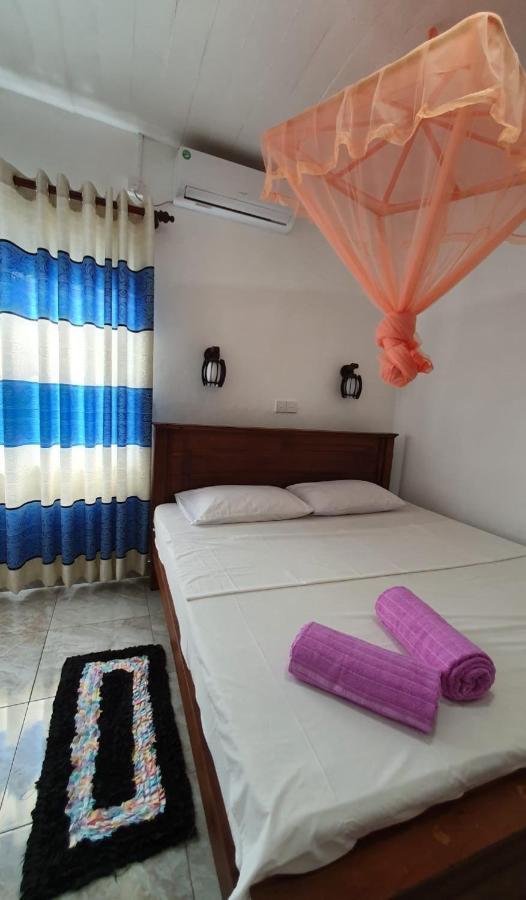 Guesthouse Kind And Love Hikkaduwa Buitenkant foto
