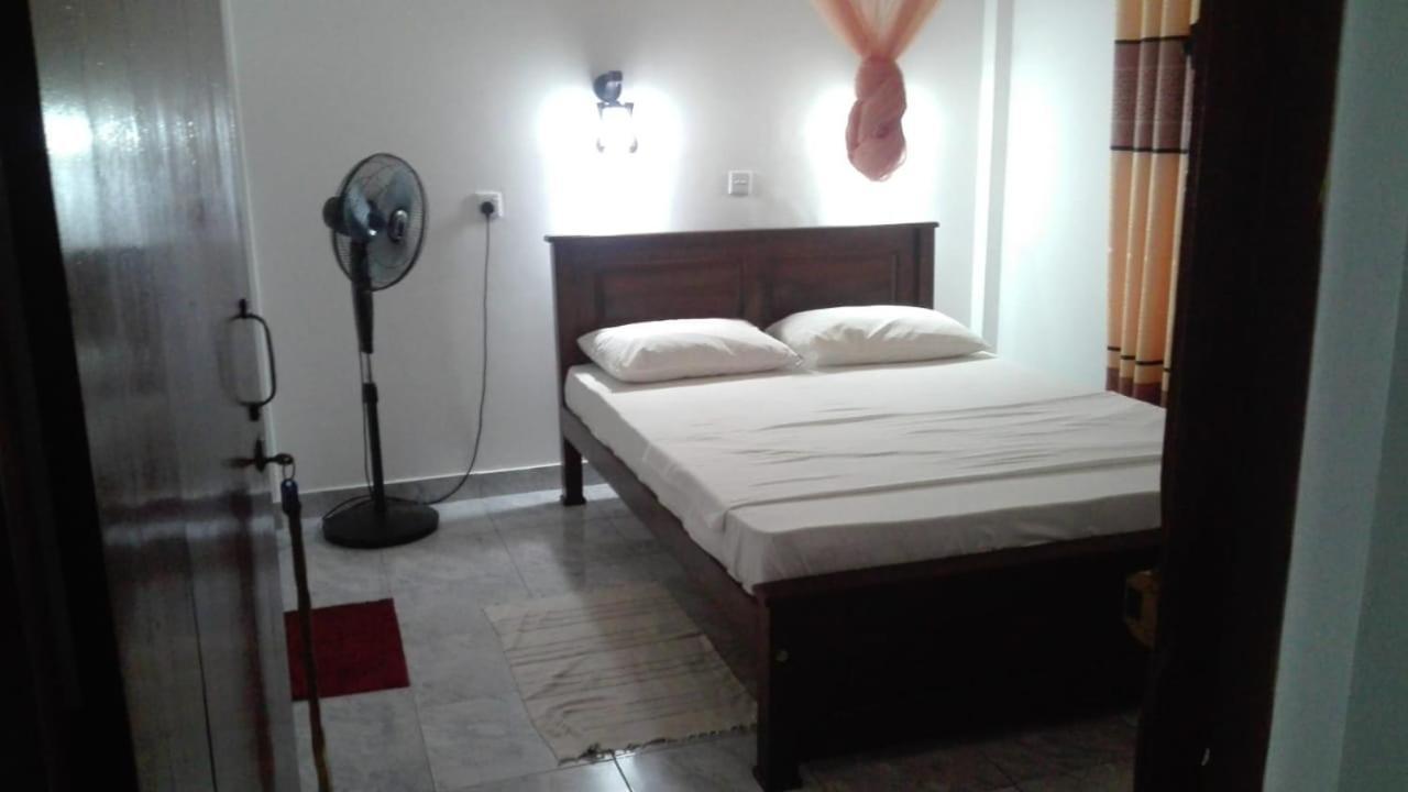 Guesthouse Kind And Love Hikkaduwa Buitenkant foto