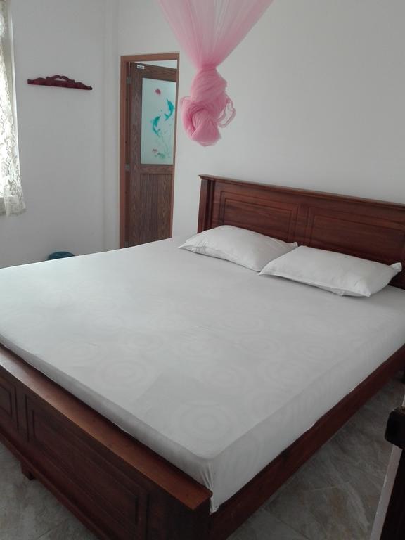 Guesthouse Kind And Love Hikkaduwa Buitenkant foto