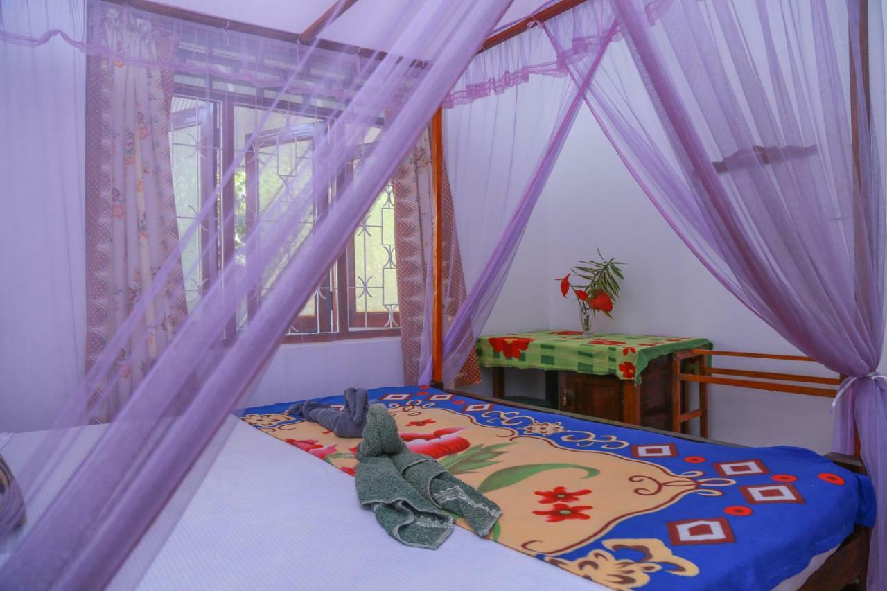 Guesthouse Kind And Love Hikkaduwa Buitenkant foto