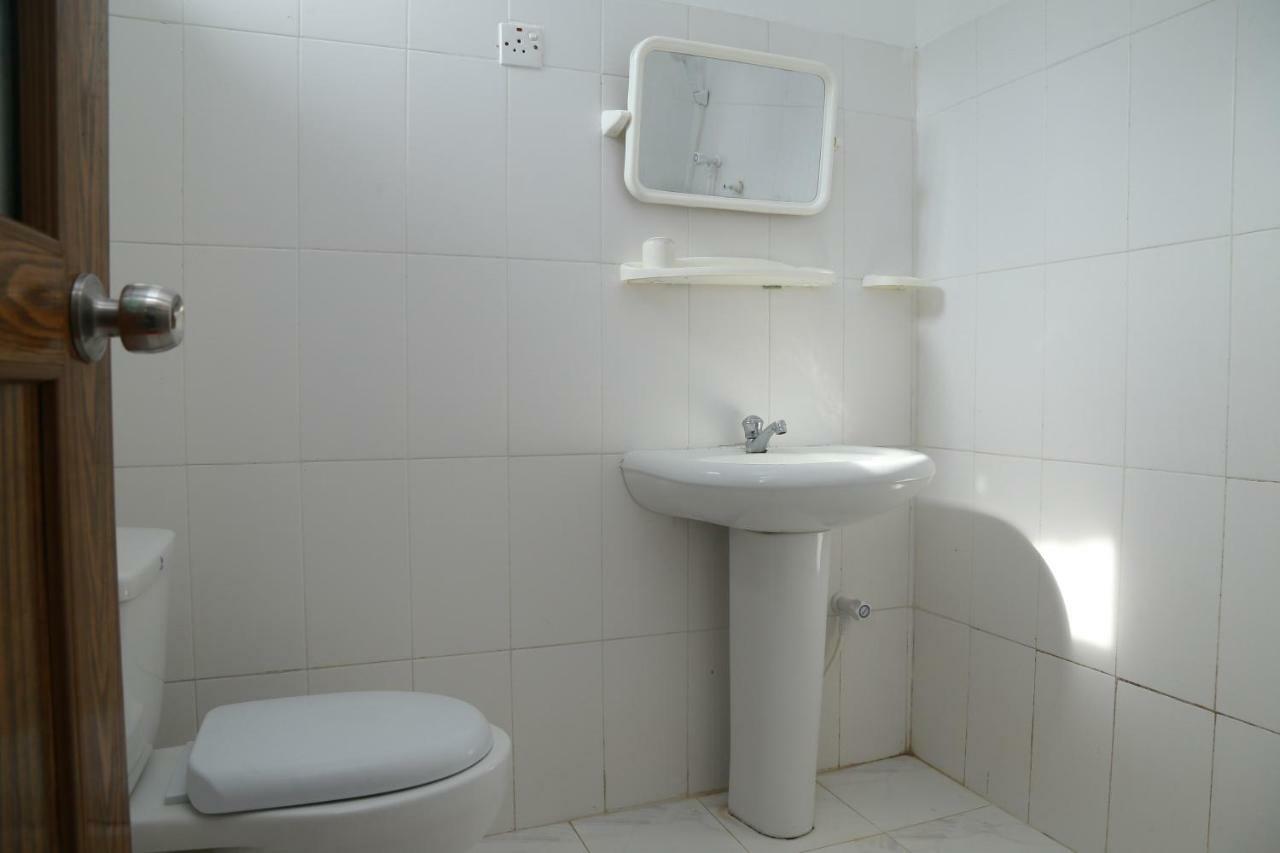 Guesthouse Kind And Love Hikkaduwa Buitenkant foto