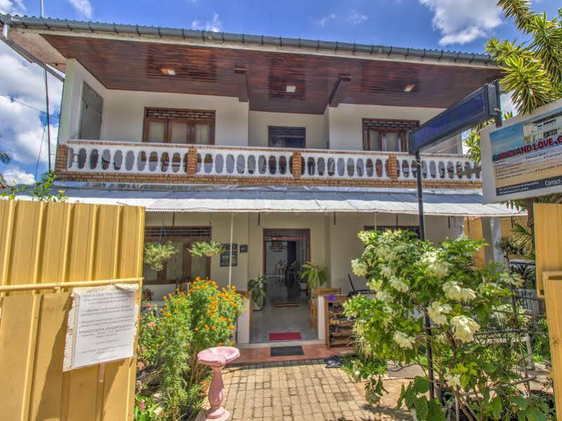 Guesthouse Kind And Love Hikkaduwa Buitenkant foto